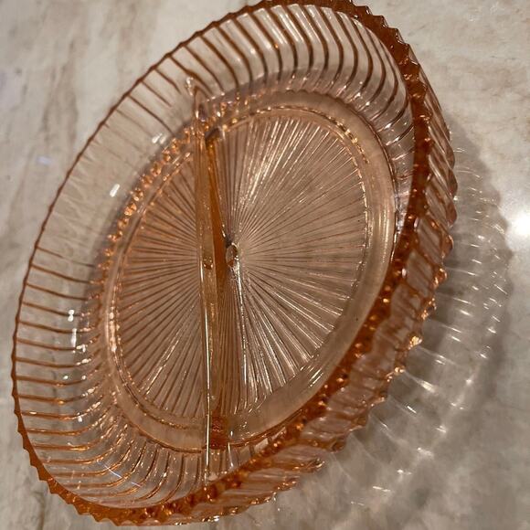 Anchor Hocking Queen Mary Pink divided relish tray - Picture 2 of 11